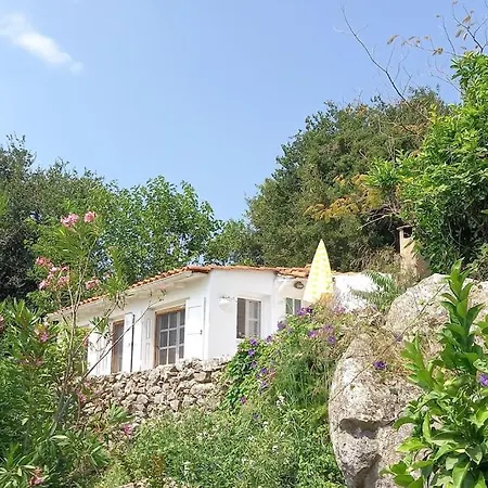 펜션 Katafygio, Hillside Hideaway In *